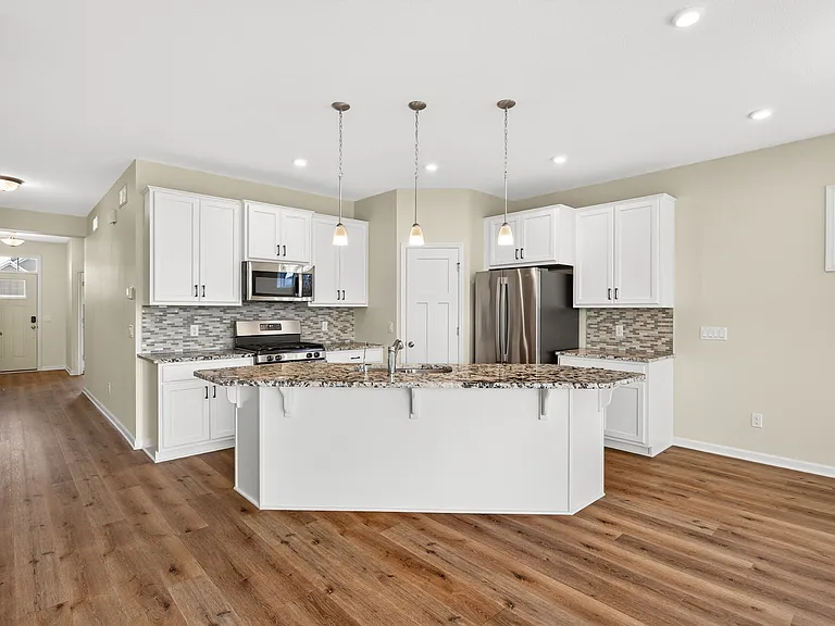 1939 Mulberry Ln — Photo 4