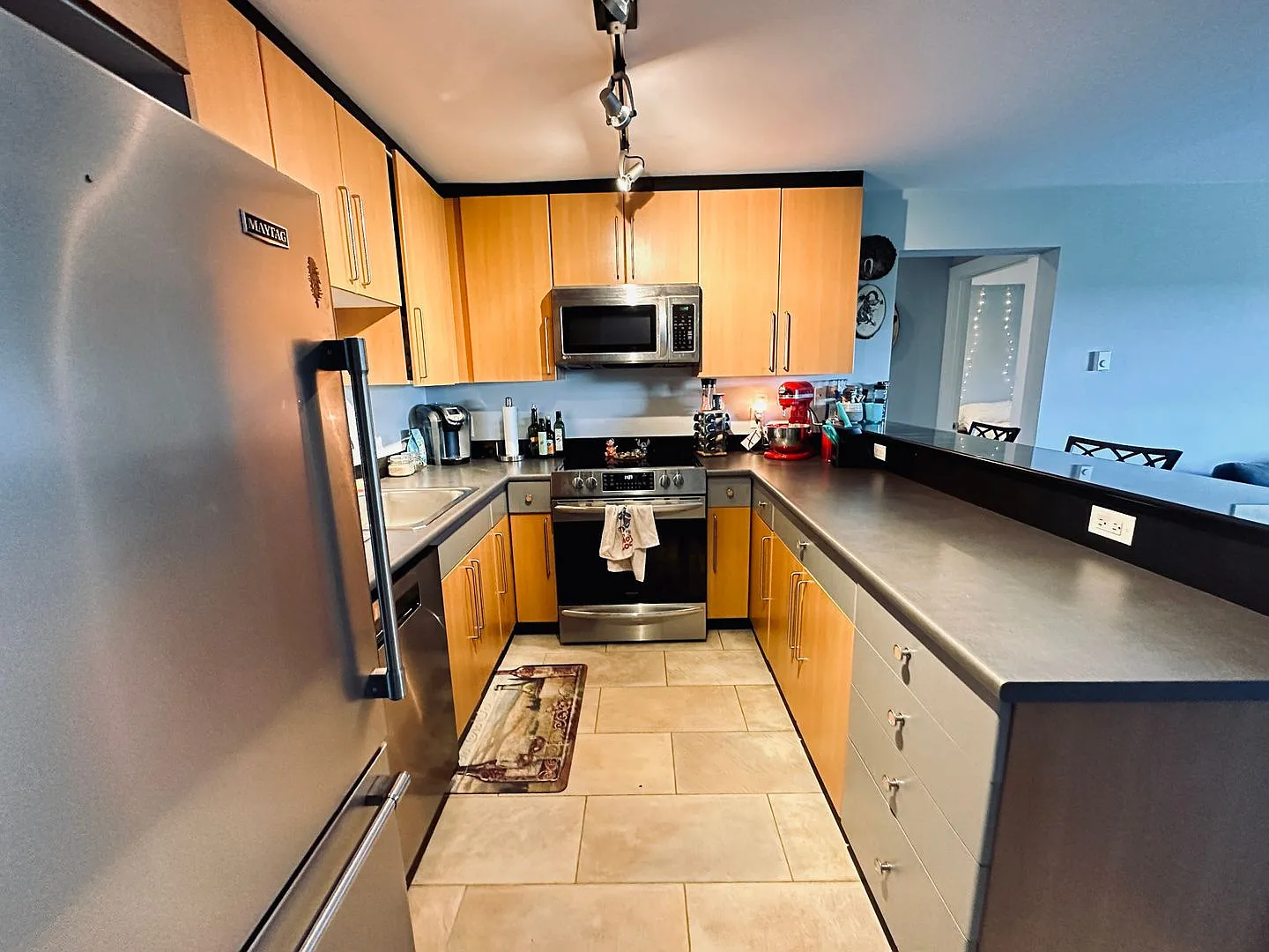 Sunny 1 bed 1 bath condo in Fremont — Photo 3