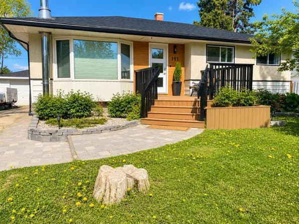 111 Willow Dr, Hinton, AB T7V 1E5