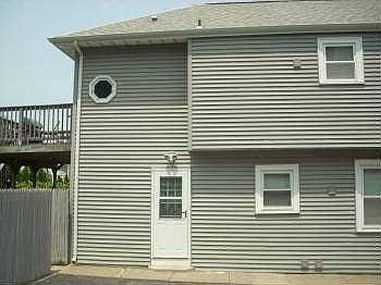 3rd image of 568 1/2 Wood St