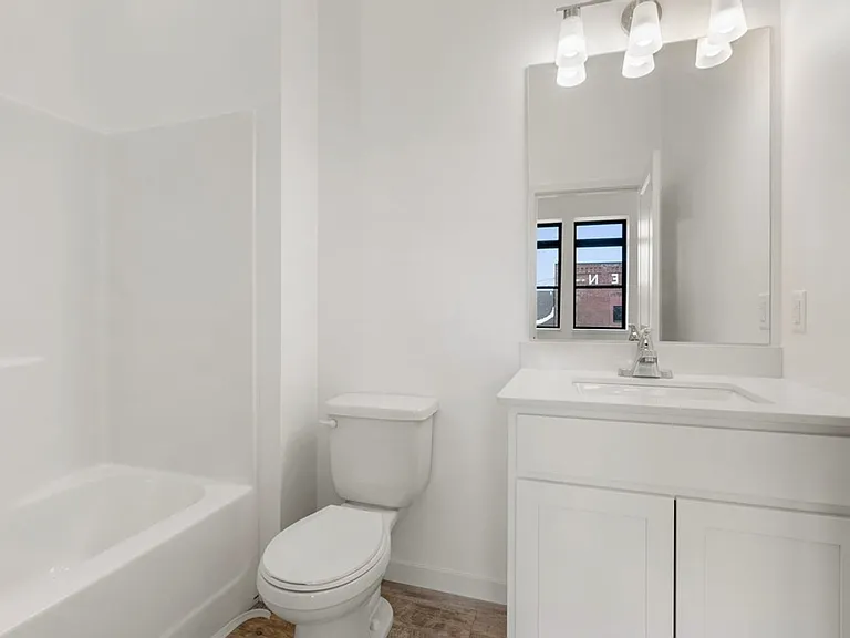 Reinbeck Apartments — Photo 7