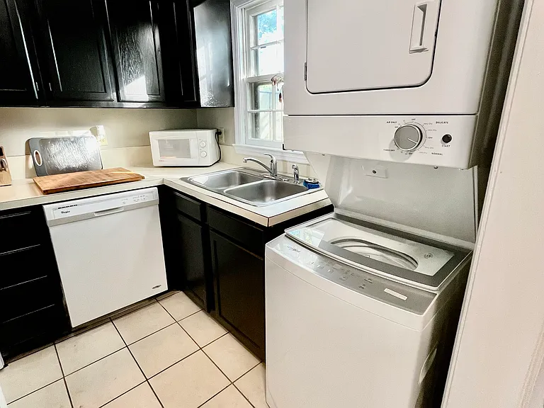 511 Saint Charles Ct — Photo 40