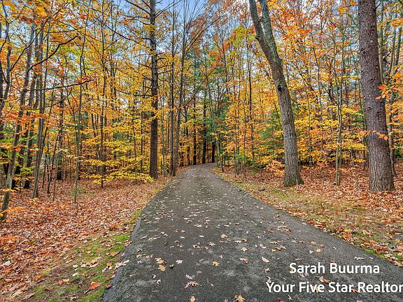 3rd image of 6035 Scenic Woods Cir N