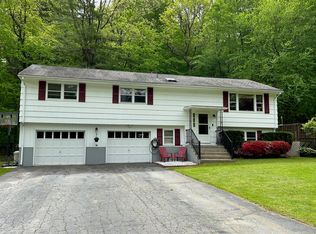 32 Gifford Ln, Bozrah, CT 06334