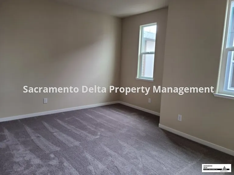 4451 Ocean Ln — Photo 16