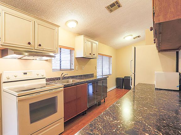 5th image of 1430 S Lawson Dr