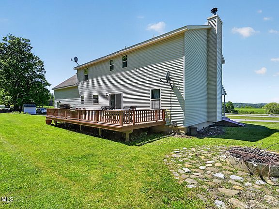 4th image of 868 Mineral Springs Road