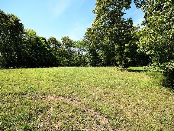 5th image of 29 Lake Forest Dr
