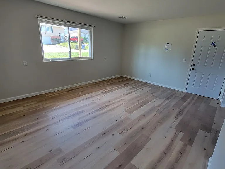 2617 N Clark St — Photo 8