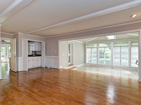 Great Room w/Wet Bar