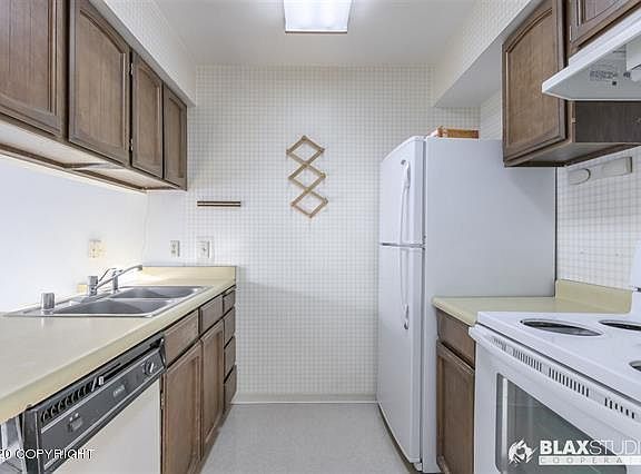 2nd image of 107 Maple Dr #A12