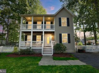 911 Main St, Deale, MD 20751