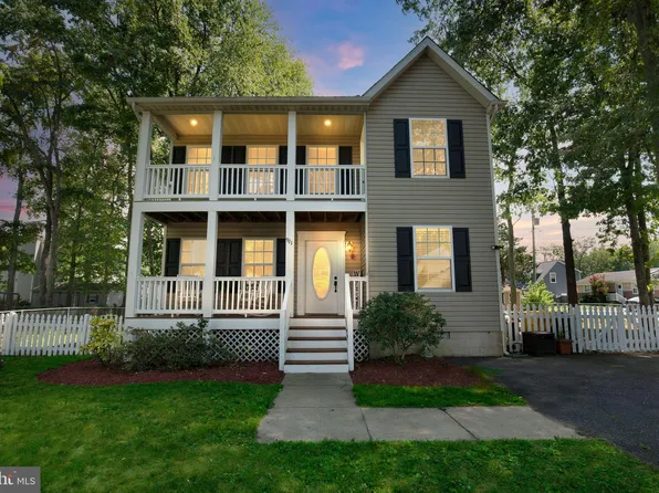 911 Main St, Deale, MD 20751
