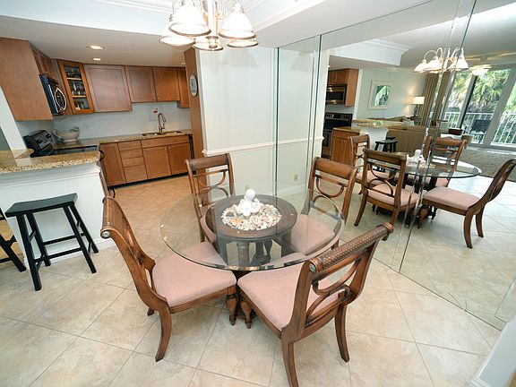 5th image of 630 Ocean Dr APT 306