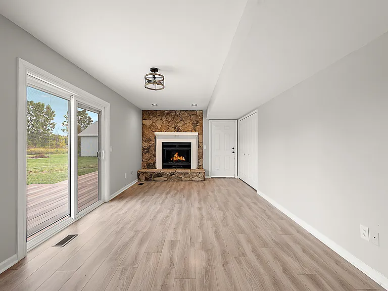 1442 Riley Center Rd — Photo 22