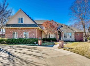 211 Buckskin Rd, Hutchinson, KS 67502