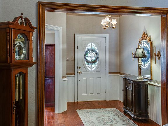 4th image of 3013 Club Country Dr