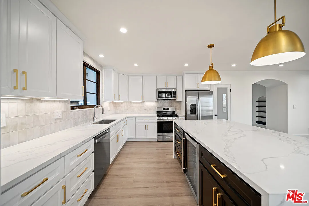 3 bed, 1624 sqft, $7,800 — Photo 4