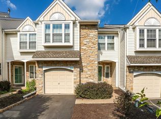 558 Aspen Woods Dr, Yardley, PA 19067