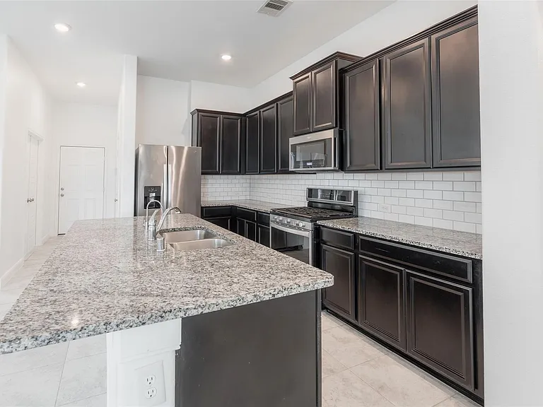24207 Asher Hollow Ln — Photo 8