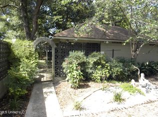 2096 Pat Ln UNIT B, Biloxi, MS 39531