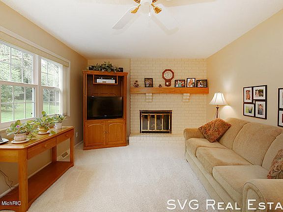 3rd image of 2560 Argus Dr SE