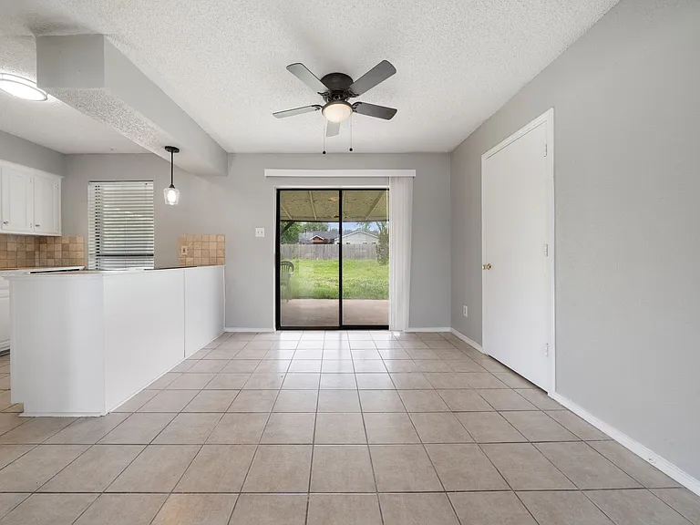 3826 Jewel St — Photo 10