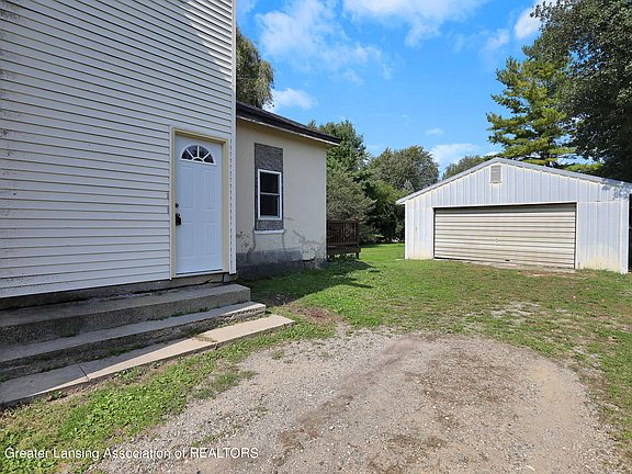 2nd image of 408 W Vermontville Hwy
