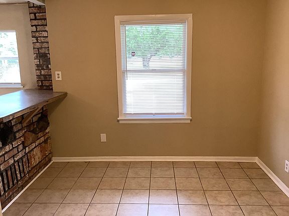 4th image of 925 Trinidad St