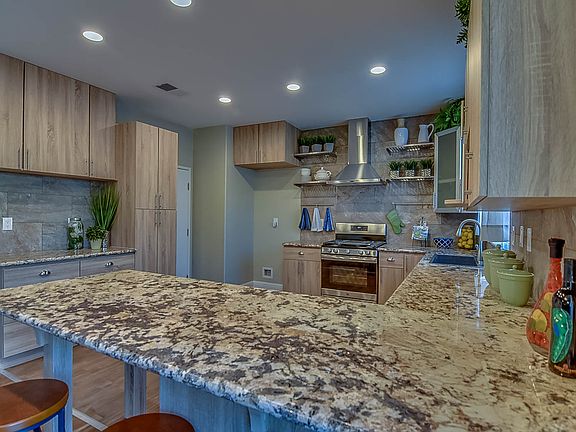 4th image of 2707 Hayden Brook Dr