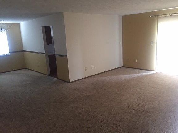 4th image of 4212 Victorian Green Dr Unit 14