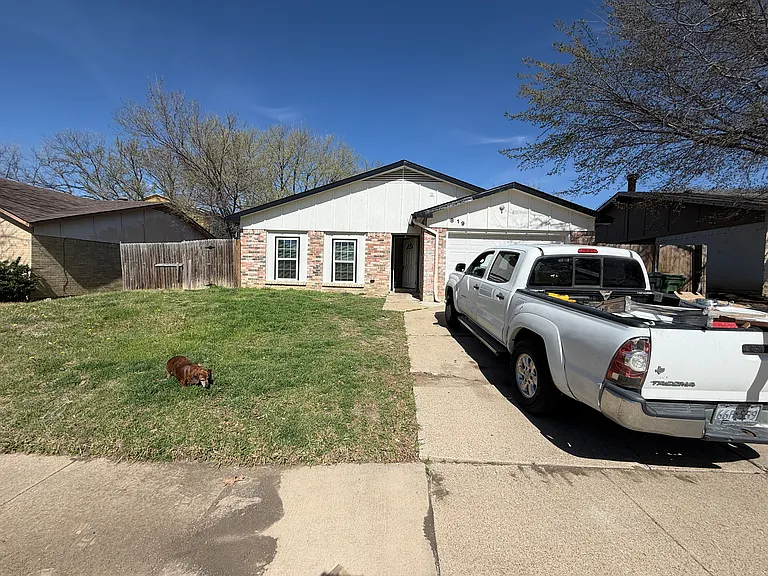 819 Sandalwood Ln — Photo 9