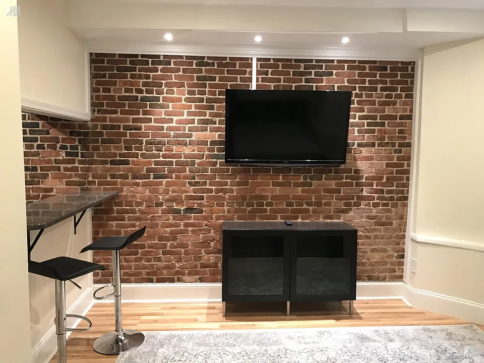 69 Babcock St #8