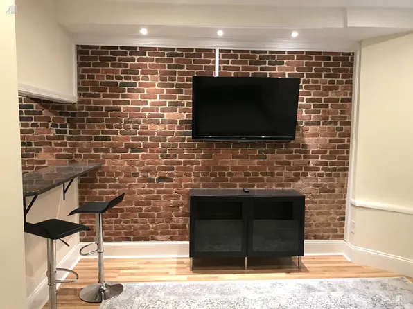 67 Babcock St #8, Brookline, MA 02446