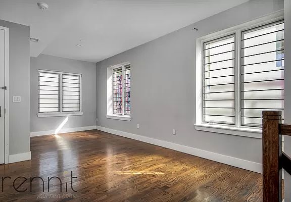3rd image of 581 Van Buren St #2C