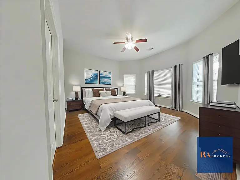 270 Lake Grove Dr — Photo 22