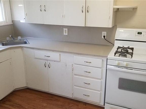 5th image of 1705 W Avenue B #B