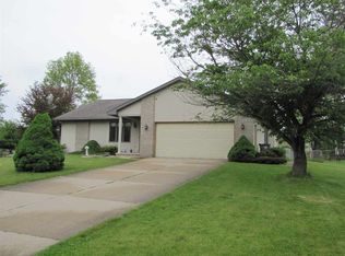 20799 Rivers Edge Dr, Goshen, IN 46528