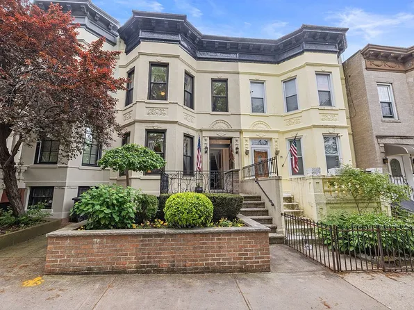 86 71st St, Brooklyn, NY 11209