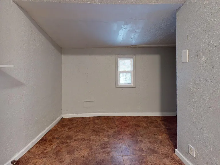 3344 Seymour Ave — Photo 15