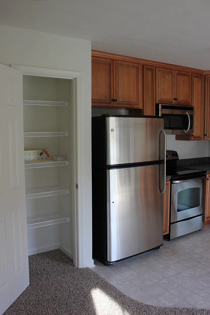 Second Floor One Bedroom Garden Apartment — Photo 4