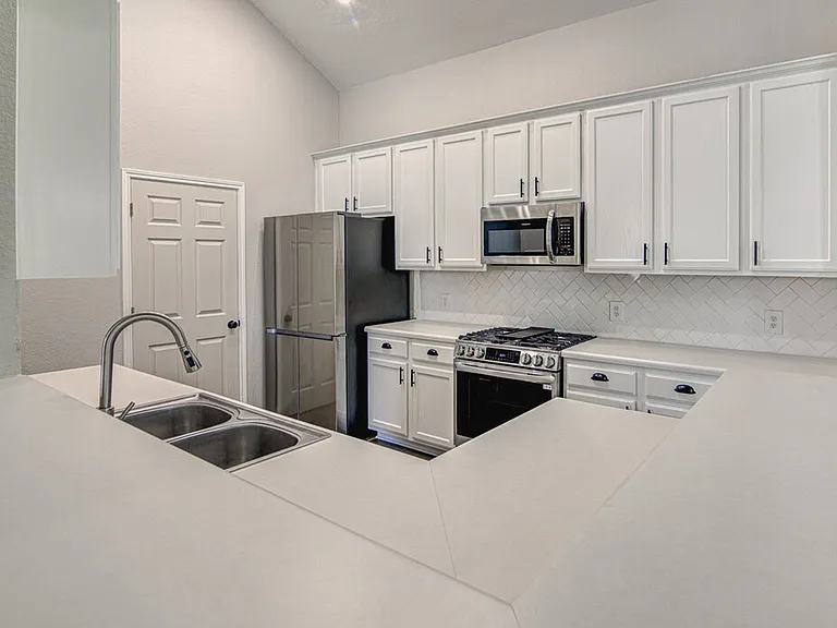 3408 Campanella Dr — Photo 7