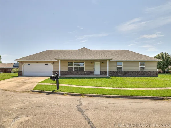 201 Oklahoma Ct, Pryor, OK 74361