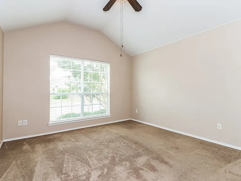 1206 Augustin Dr — Photo 8