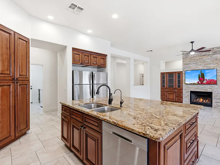 622 E Vinedo Ln — Photo 20