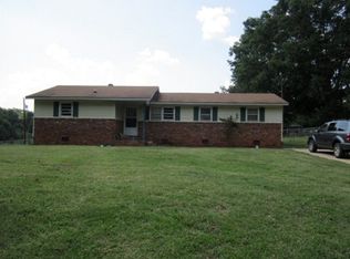 306 Greenbriar Dr, Greenwood, SC 29649