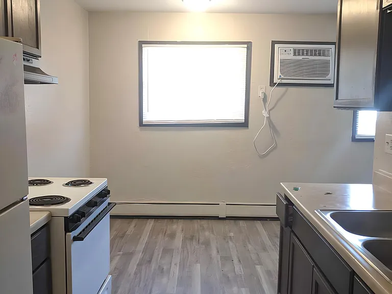 1067 Van Dyke St — Photo 26