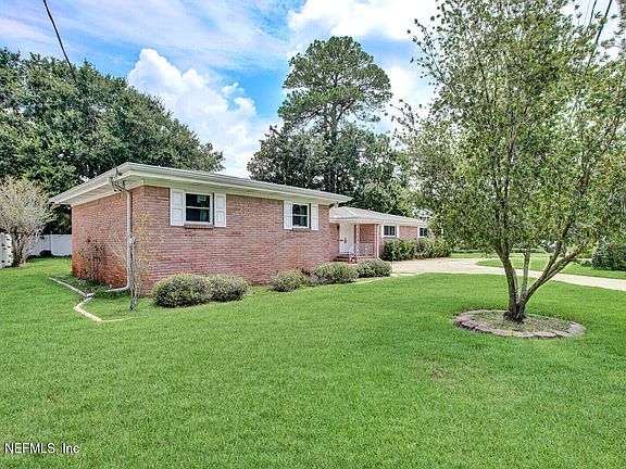 5th image of 2431 LA MESA Drive E