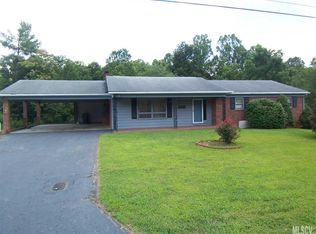 561 Circle Dr, Hudson, NC 28638