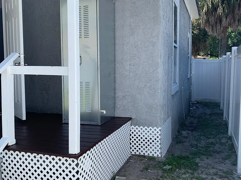 1337 W Lasalle St — Photo 16